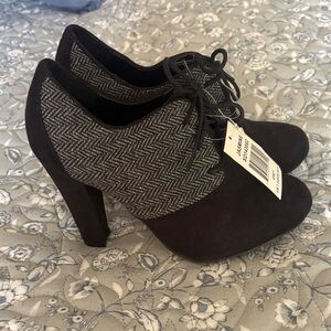 XOXO Black and Gray Patterned Heels